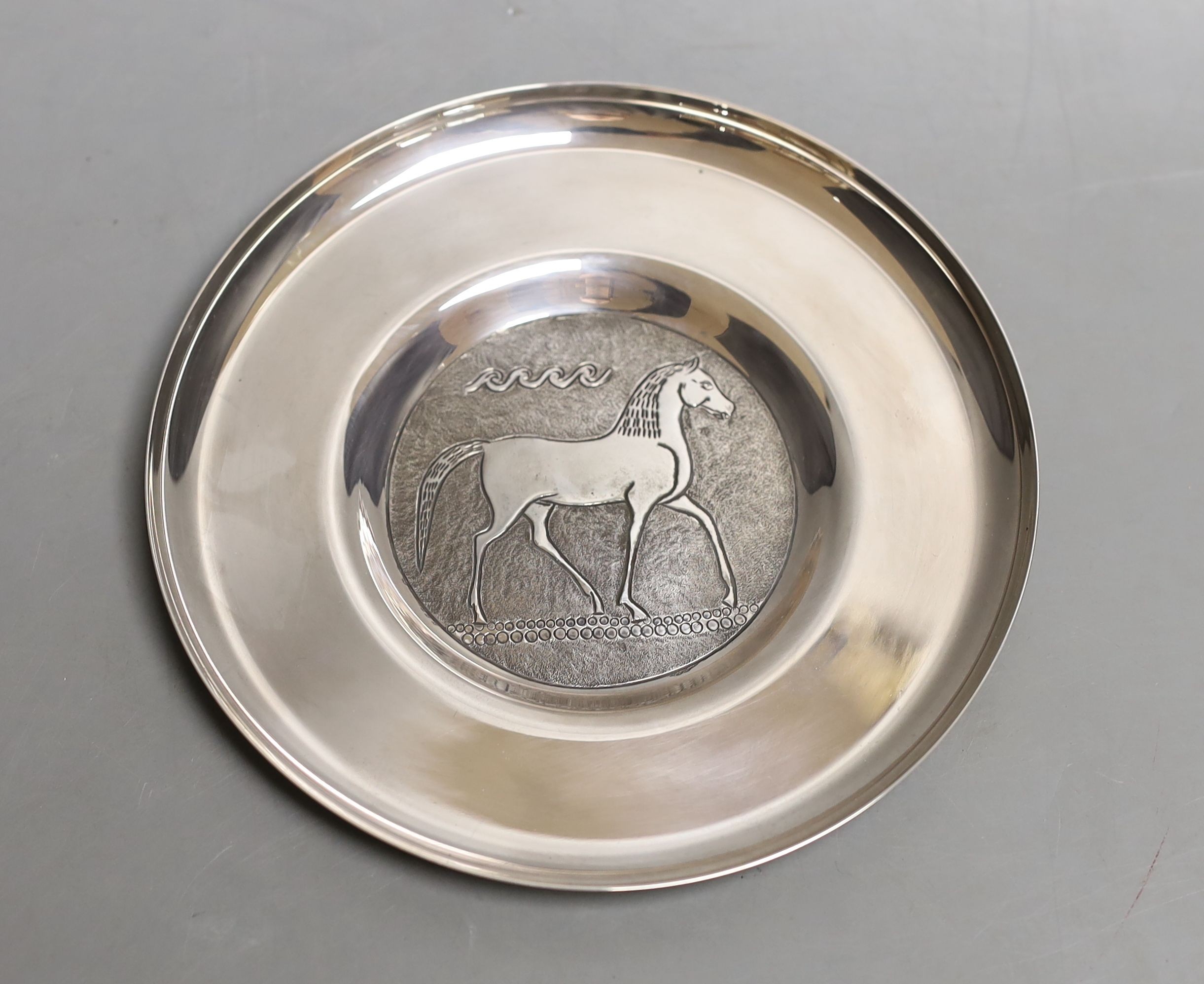 A modern Cypriat 830 white metal 6th century replica dish, by G. Stephanides, 15.6cm, 5oz.